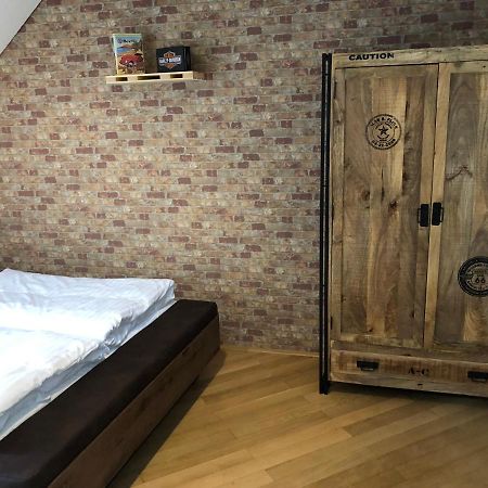 Aapartamentoos Aparthotel Братислава Екстериор снимка