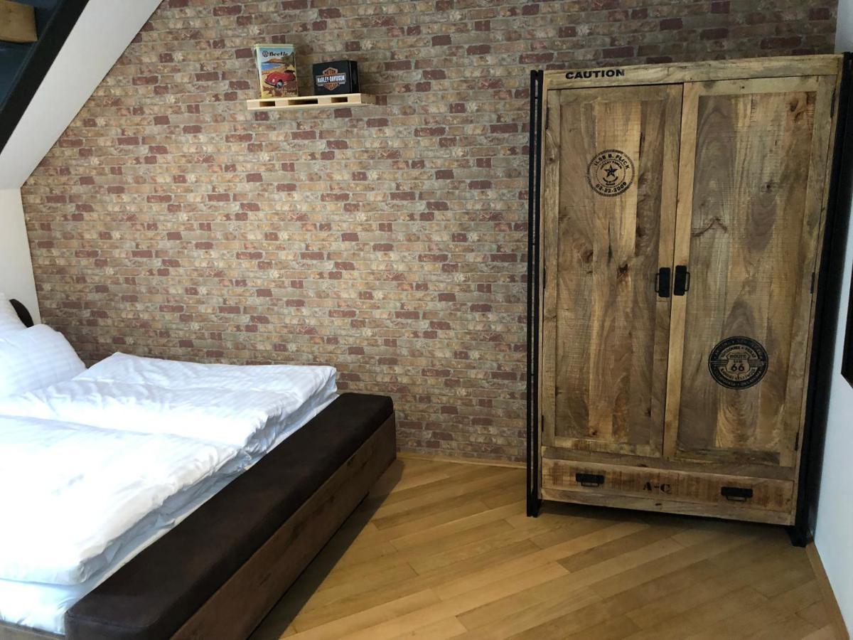 Aapartamentoos Aparthotel Братислава Екстериор снимка